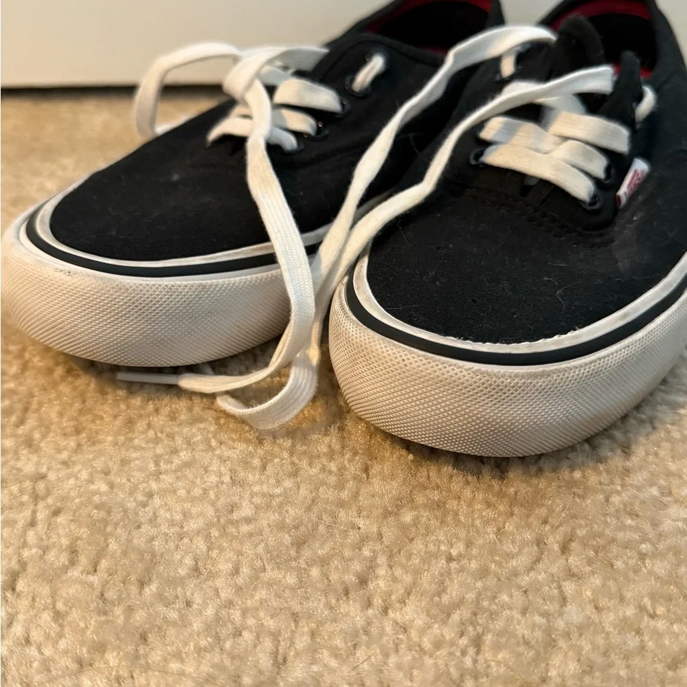 Vans Unisex Black Authentic Shoes - Picture 8 of 11